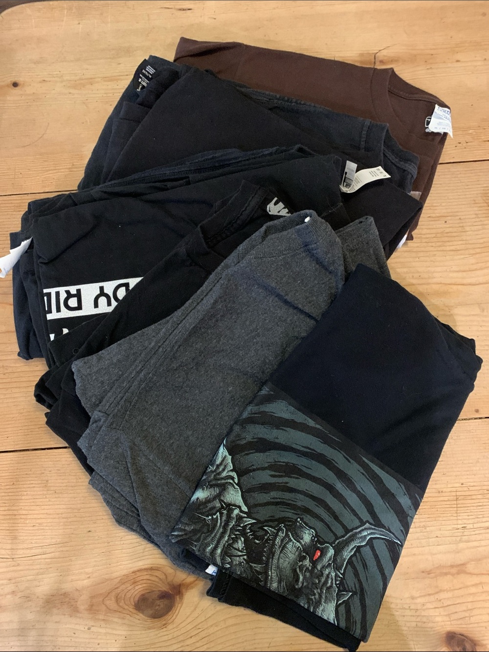 Mens graphic T-shirts (lot of 8) XL